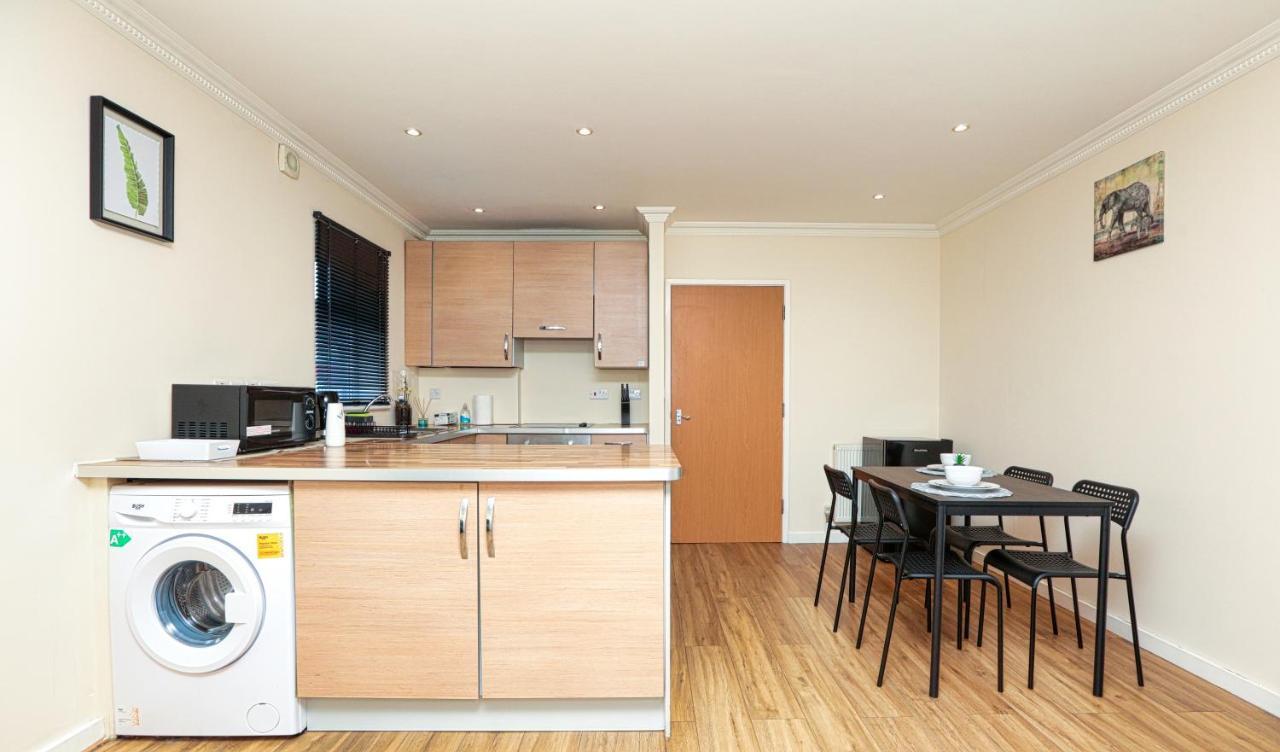 Surespring Apartment Erith Exteriör bild